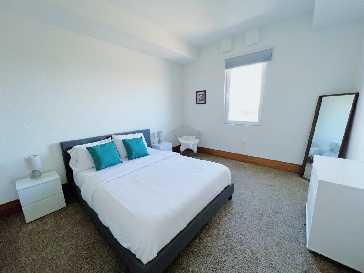 2Br Suite At The Grand Castle Pool Gym & Parking Grandville Luaran gambar