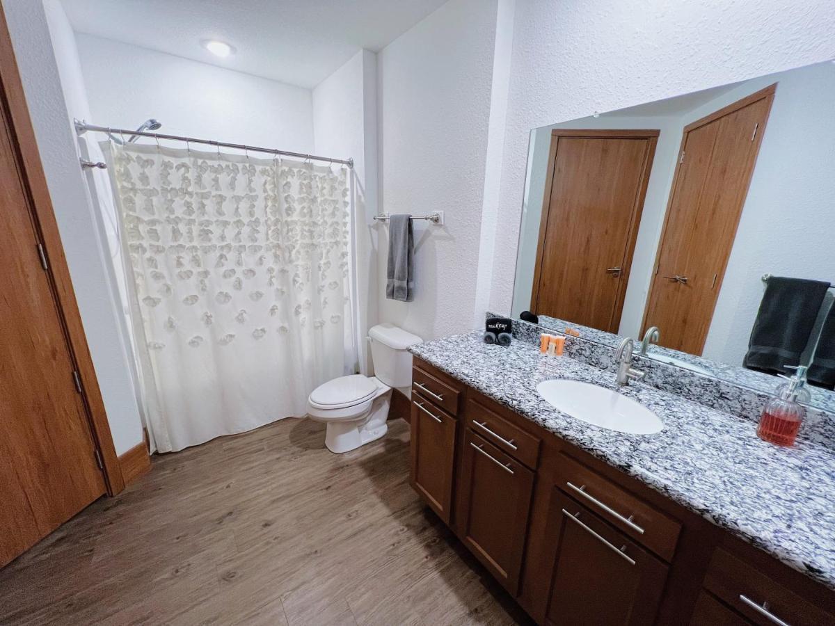 2Br Suite At The Grand Castle Pool Gym & Parking Grandville Luaran gambar