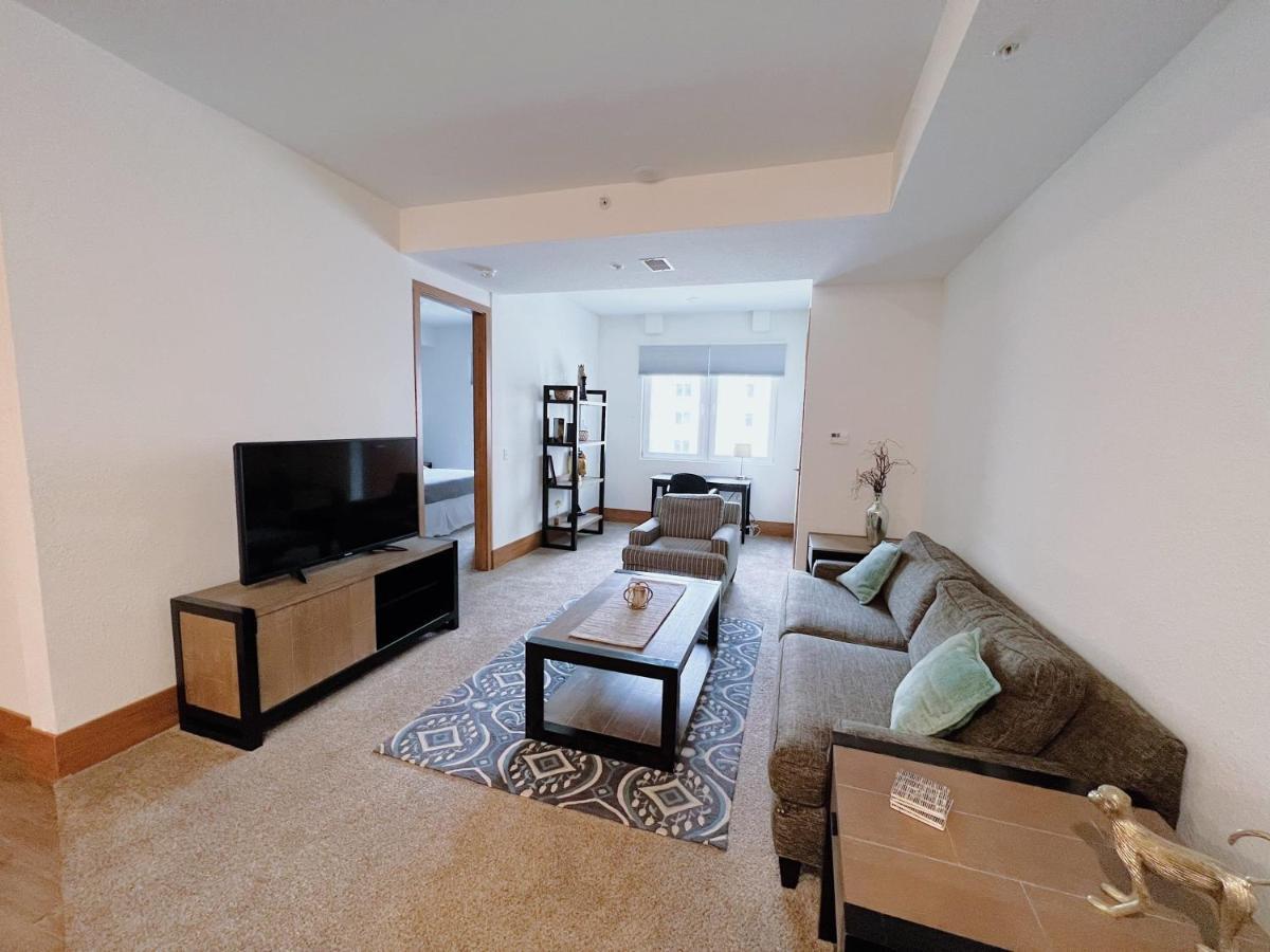 2Br Suite At The Grand Castle Pool Gym & Parking Grandville Luaran gambar