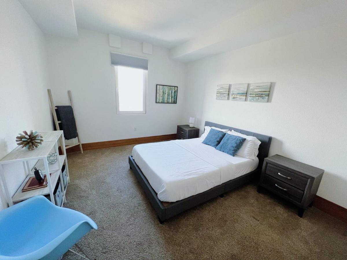 2Br Suite At The Grand Castle Pool Gym & Parking Grandville Luaran gambar