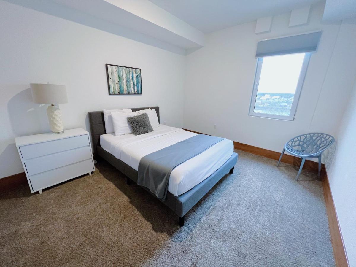 2Br Suite At The Grand Castle Pool Gym & Parking Grandville Luaran gambar