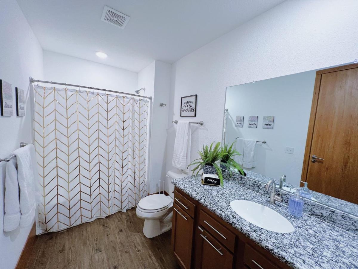 2Br Suite At The Grand Castle Pool Gym & Parking Grandville Luaran gambar