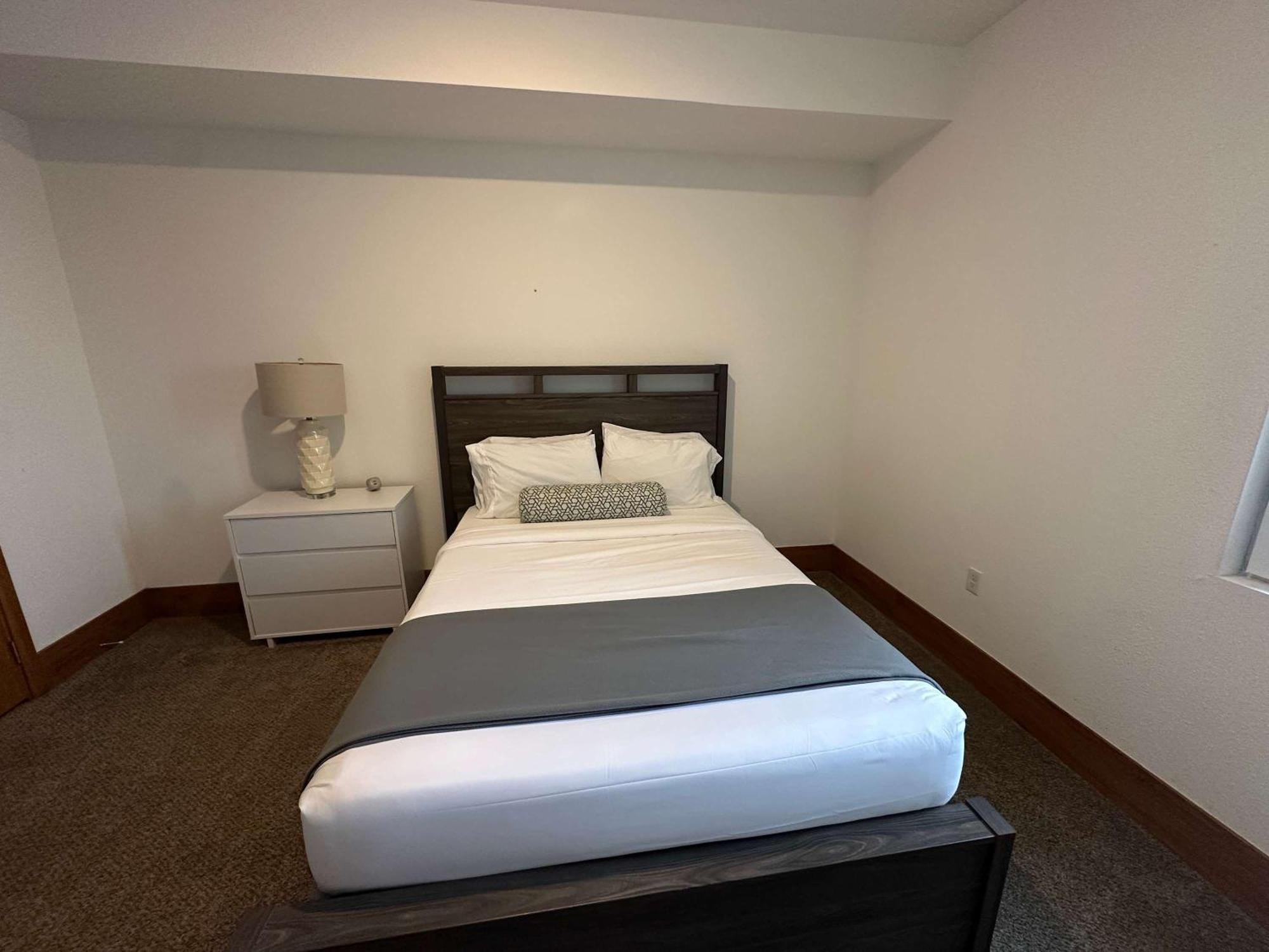 2Br Suite At The Grand Castle Pool Gym & Parking Grandville Luaran gambar
